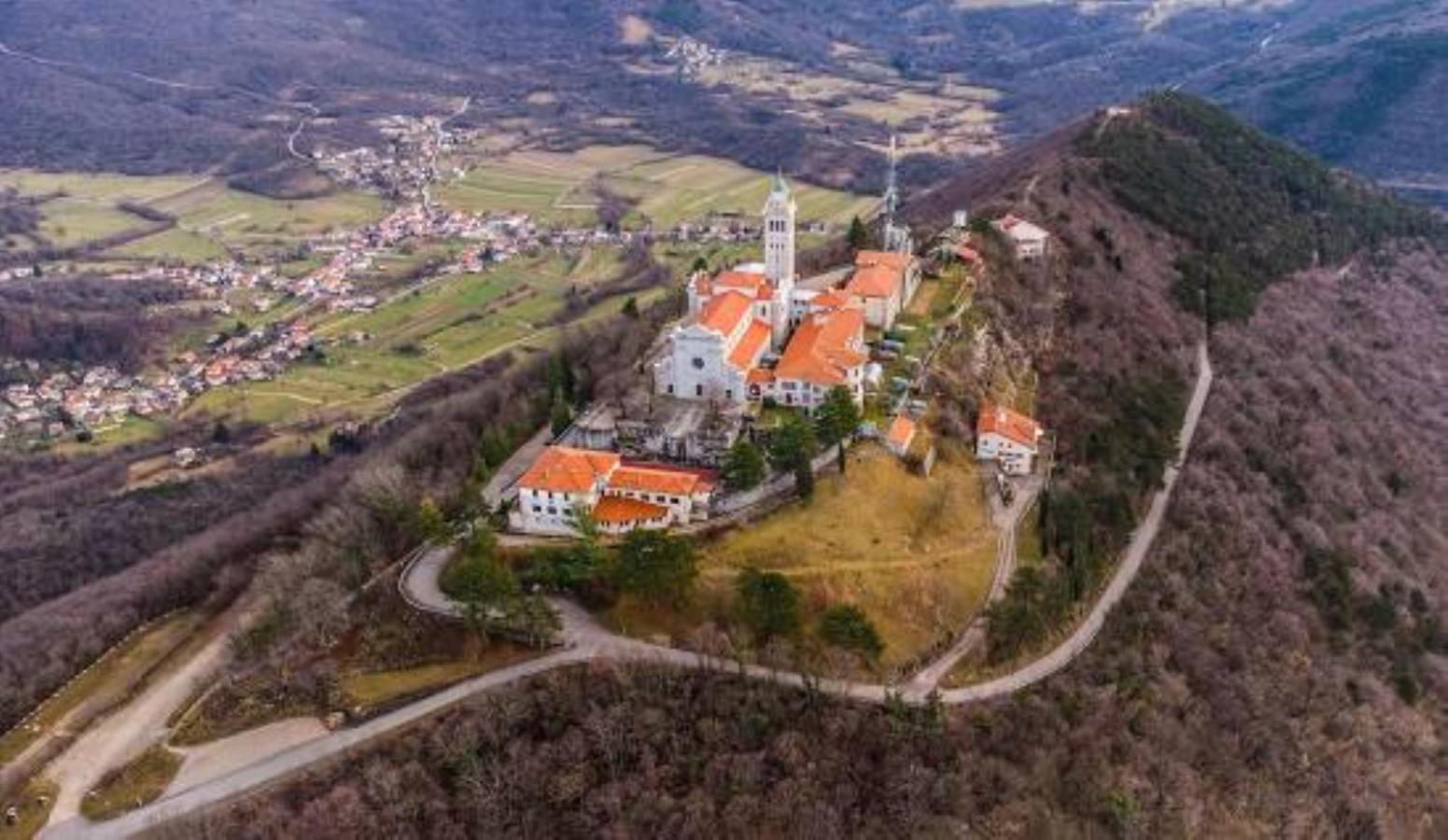 Pri Piskovih Appartement Grgar